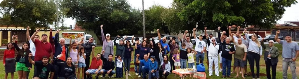 Coletivo do Fruto Urbano em ação de plantio na cidade de Piratininga